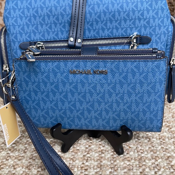 Michael Kors Jet Set Travel Lg Double Zip - Picture 2 of 16